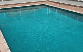 Apto Completo -Piscina Sauna-ar-condicionado Wi-Fi Lazer Completo- varanda gourmet-Itagua -